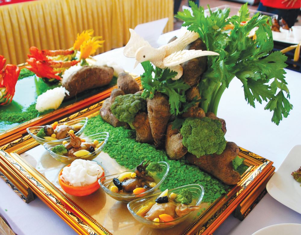 "Nhất bồ câu ra ràng, nhì cô nàng bỏ guốc"