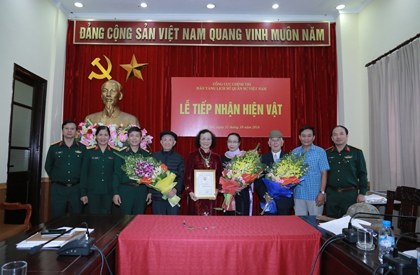 Bảo tàng Lịch sử Quân sự Việt Nam tiếp nhận hiện vật